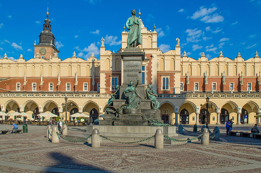 Tuchhallen und Denkmal polnischen Dichter - Adam Mickiewicz